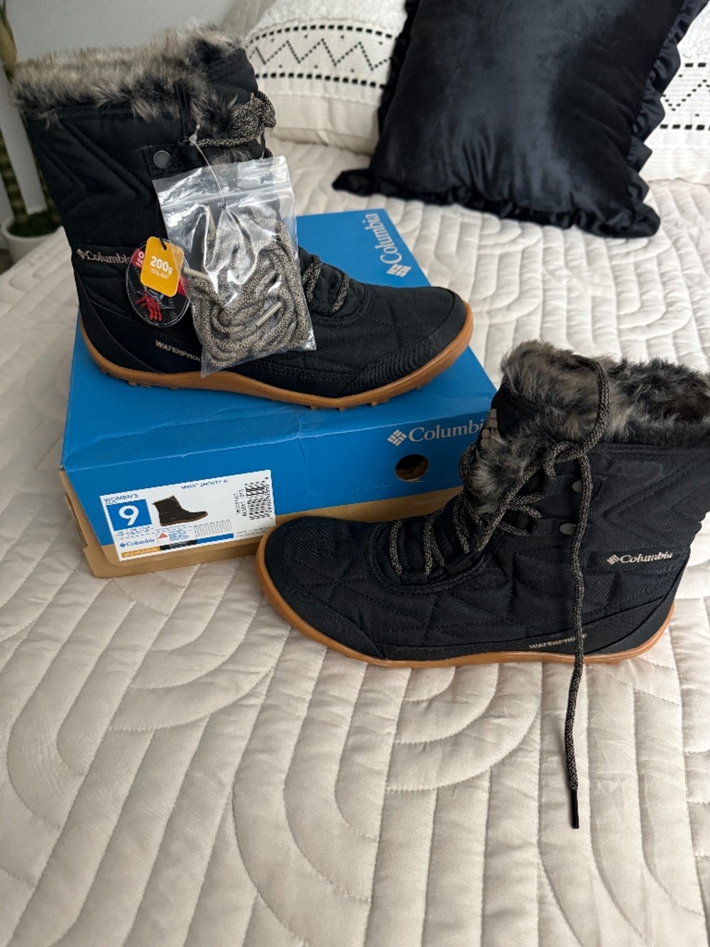 Nwt Columbia snow boots